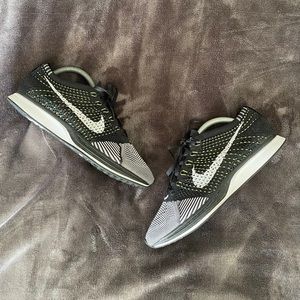 NIKE FLYKNIT RACER